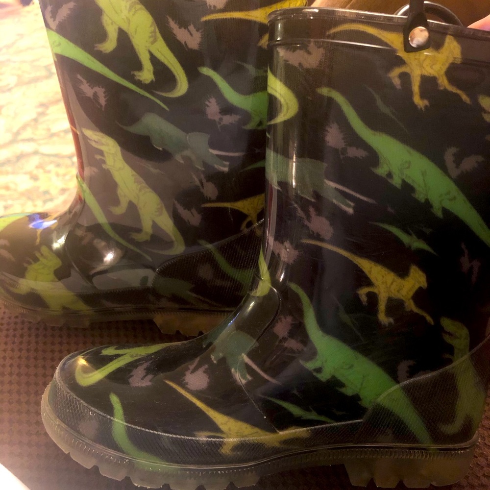 Rain boots boys size 12